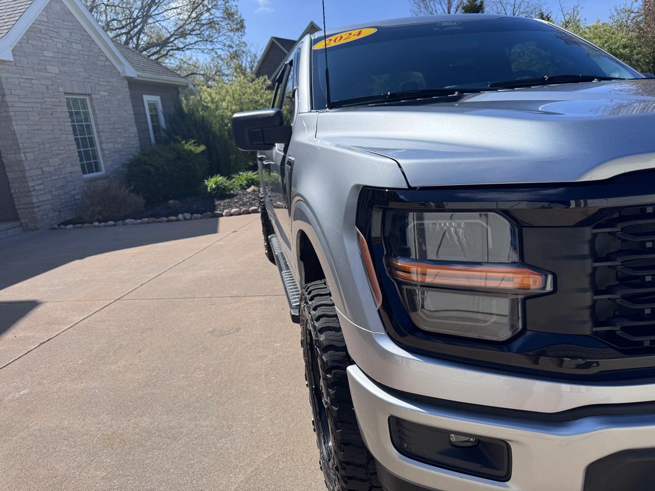 Ford F-150 STX 4WD SuperCrew 5.5' Box 2024