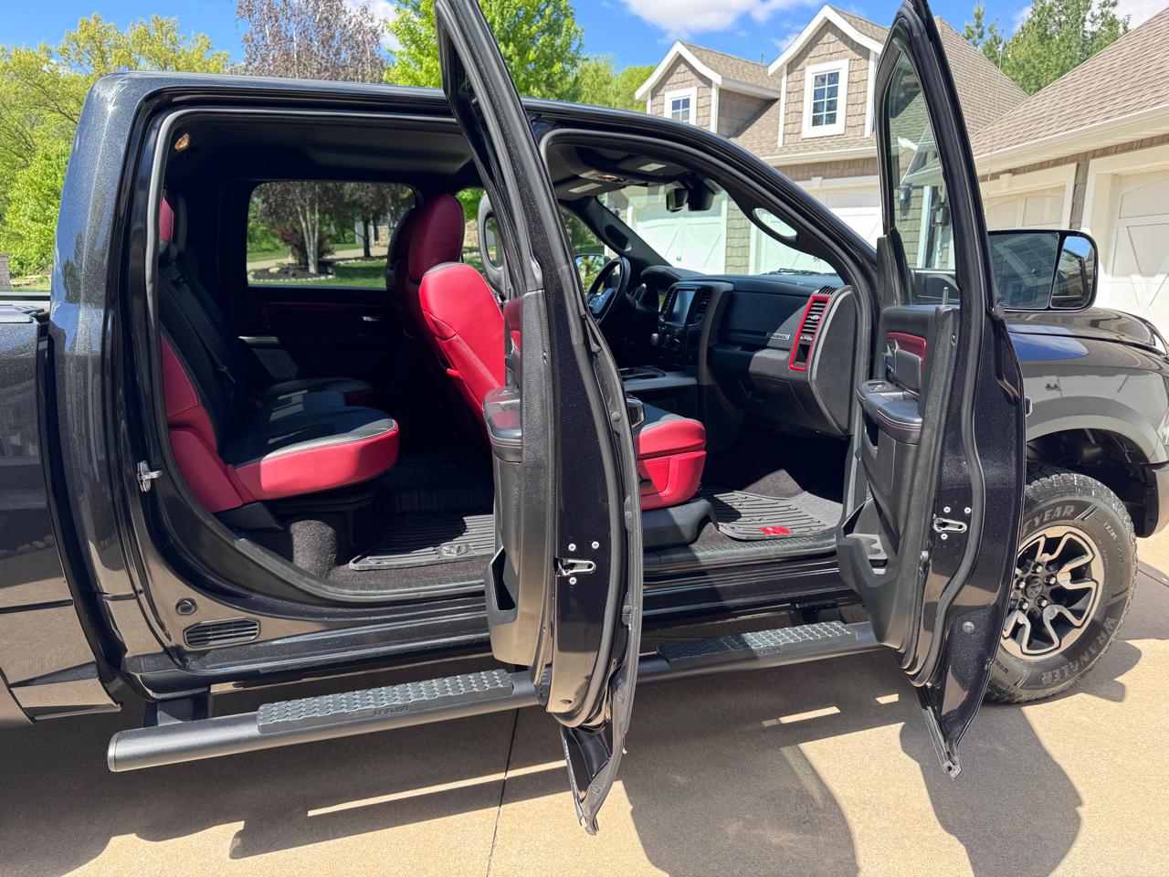 RAM 1500 Rebel 4x4 Crew Cab 5'7" Box 2017