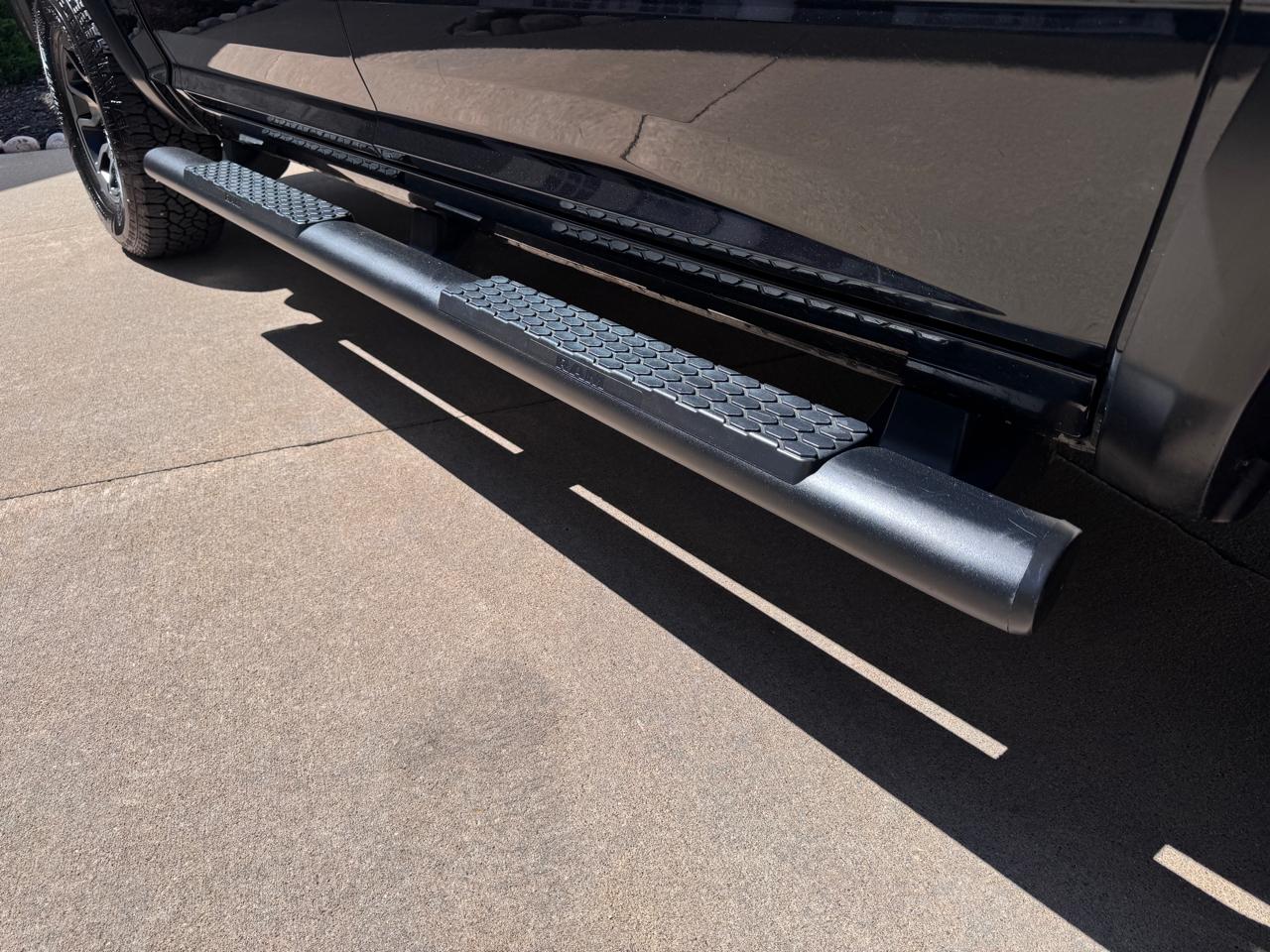 RAM 1500 Rebel 4x4 Crew Cab 5'7" Box 2017