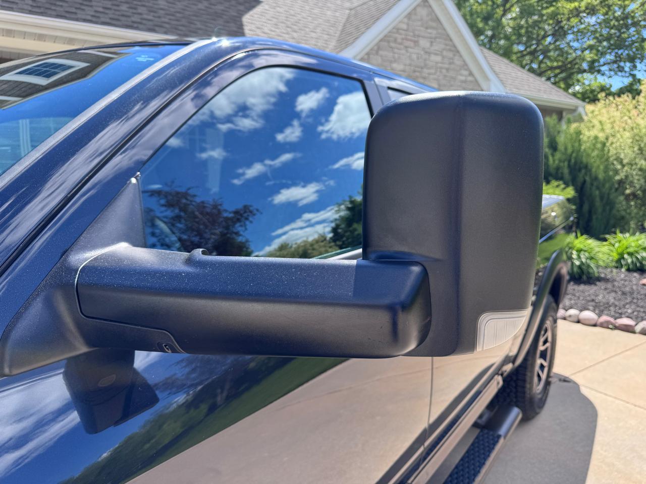 RAM 1500 Rebel 4x4 Crew Cab 5'7" Box 2017