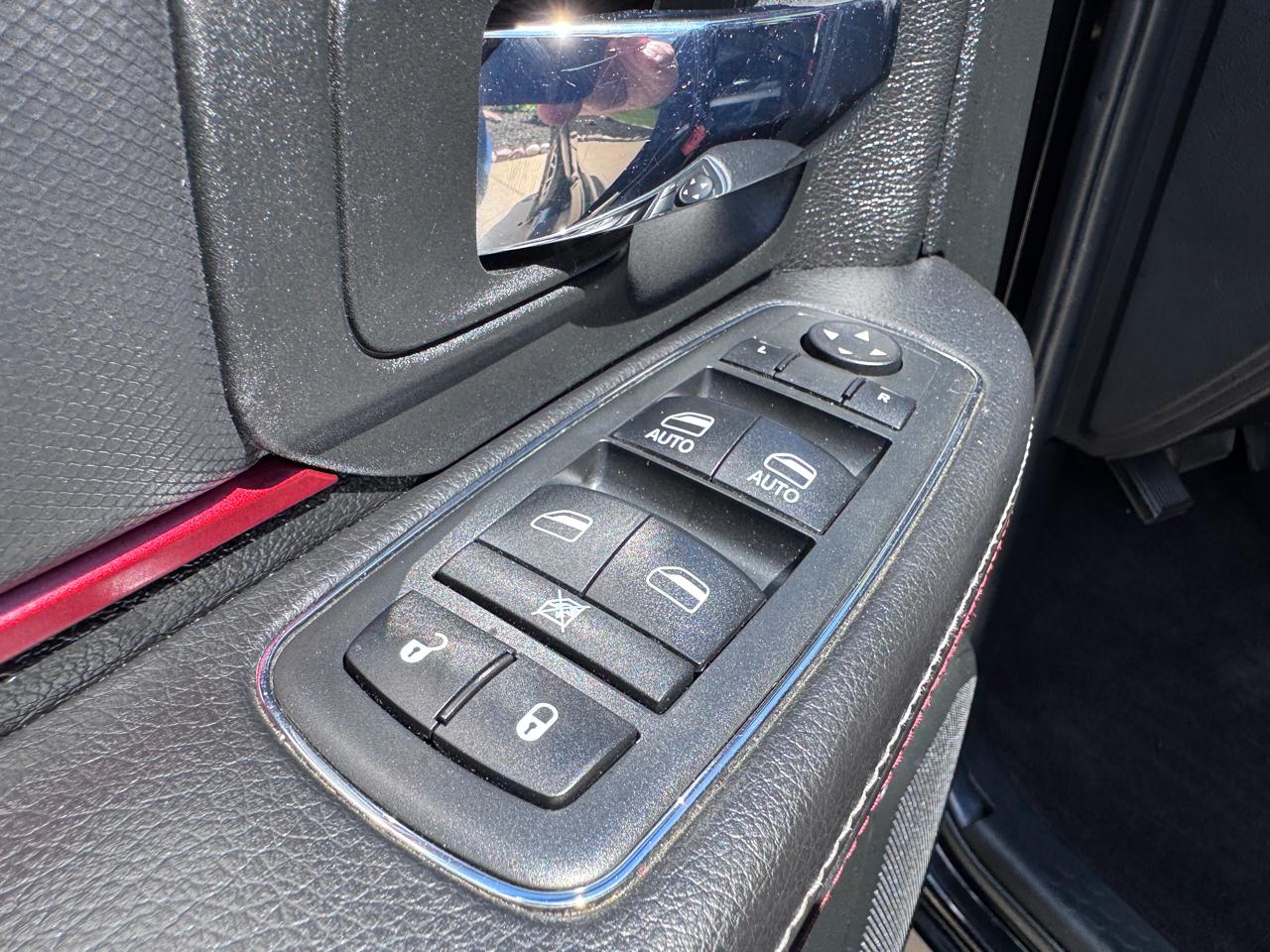 RAM 1500 Rebel 4x4 Crew Cab 5'7" Box 2017
