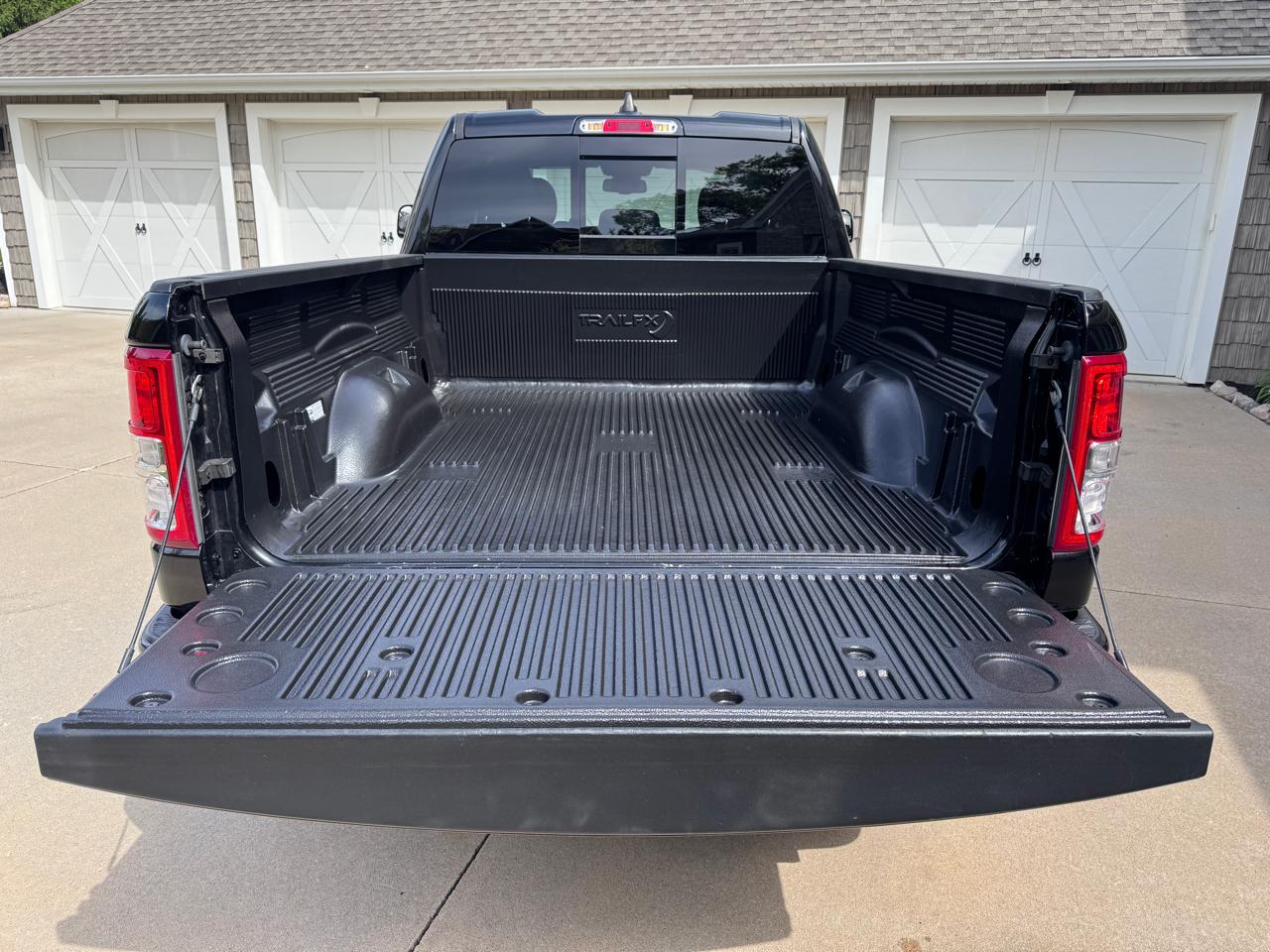 RAM 1500 Big Horn/Lone Star 4x4 Quad Cab 6'4" Box 2019
