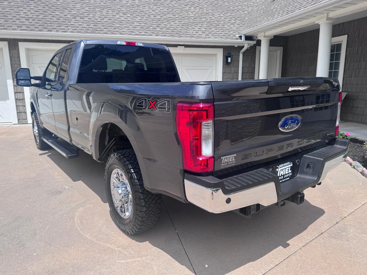 Ford Super Duty F-250 SRW XLT 4WD SuperCab 8' Box 2017