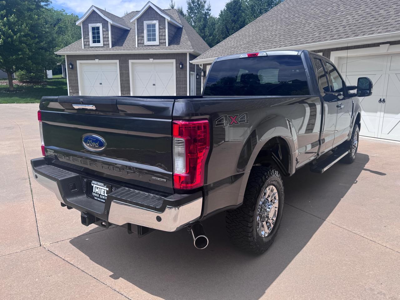 Ford Super Duty F-250 SRW XLT 4WD SuperCab 8' Box 2017