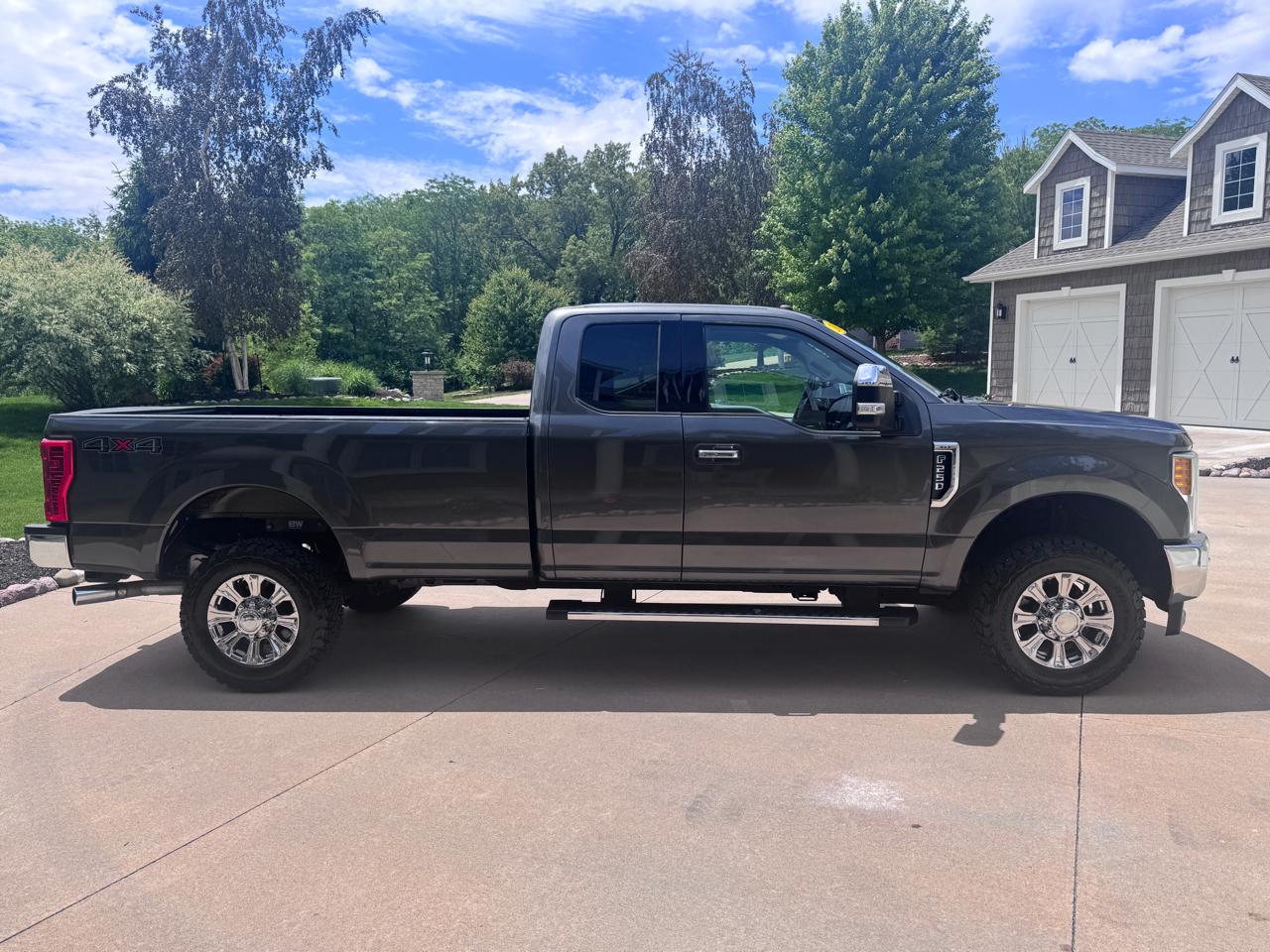 Ford Super Duty F-250 SRW XLT 4WD SuperCab 8' Box 2017
