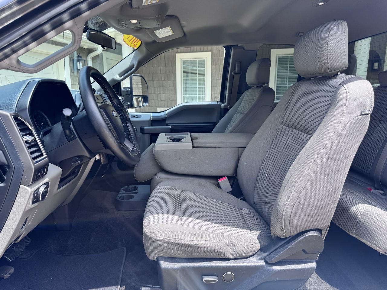 Ford Super Duty F-250 SRW XLT 4WD SuperCab 8' Box 2017