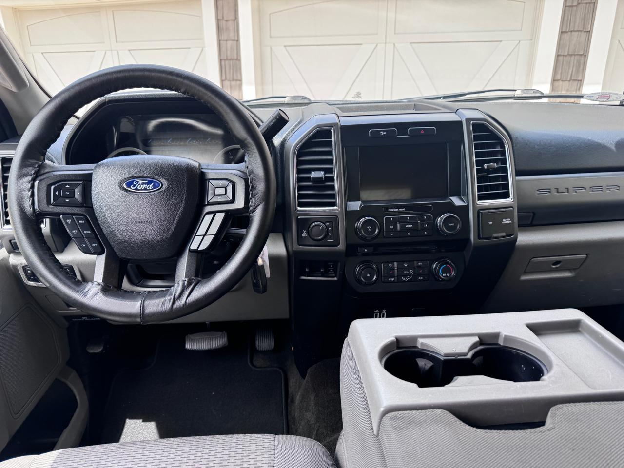 Ford Super Duty F-250 SRW XLT 4WD SuperCab 8' Box 2017