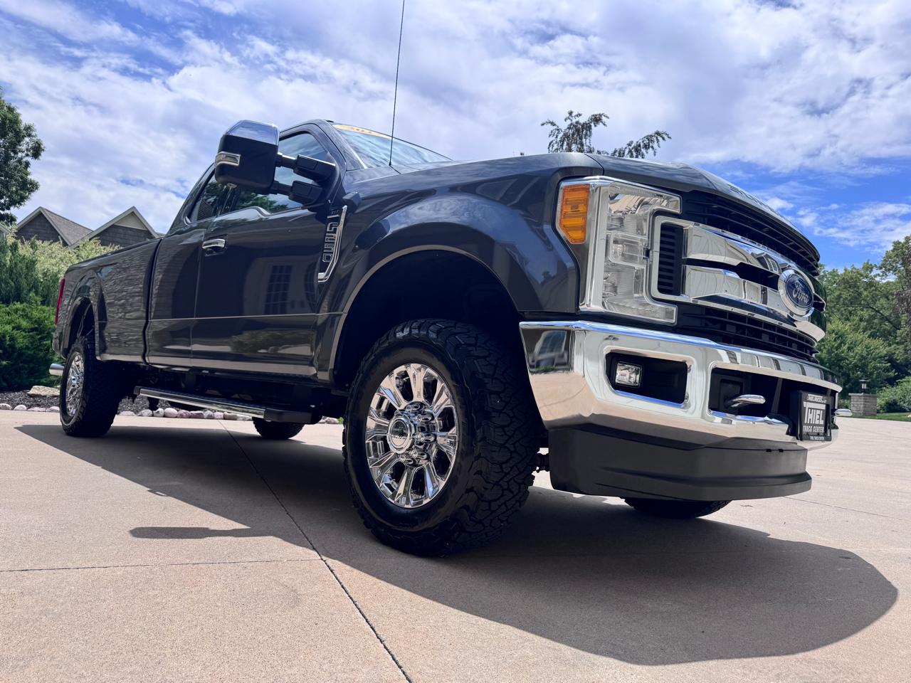 Ford Super Duty F-250 SRW XLT 4WD SuperCab 8' Box 2017