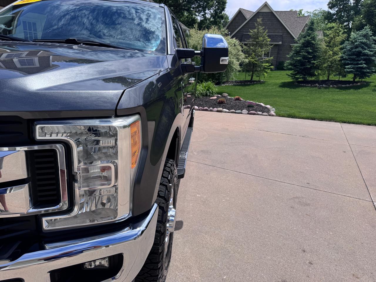 Ford Super Duty F-250 SRW XLT 4WD SuperCab 8' Box 2017