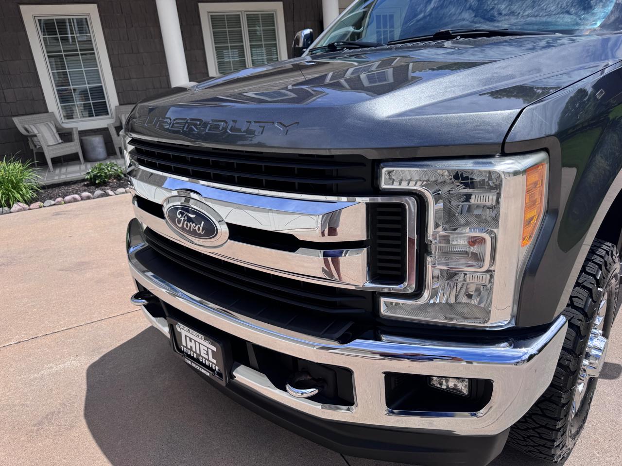 Ford Super Duty F-250 SRW XLT 4WD SuperCab 8' Box 2017