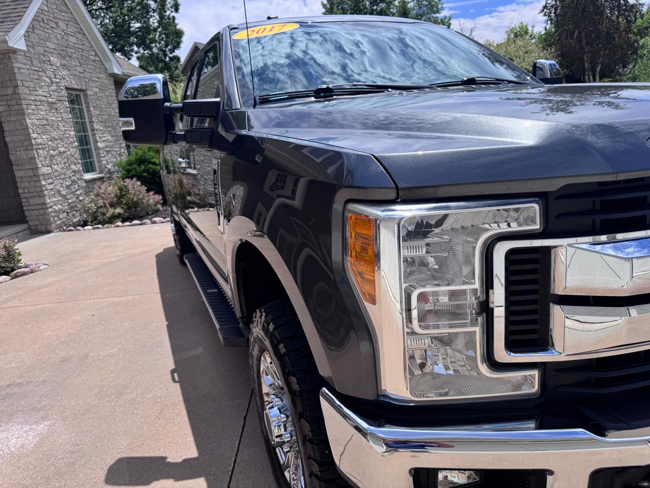 Ford Super Duty F-250 SRW XLT 4WD SuperCab 8' Box 2017