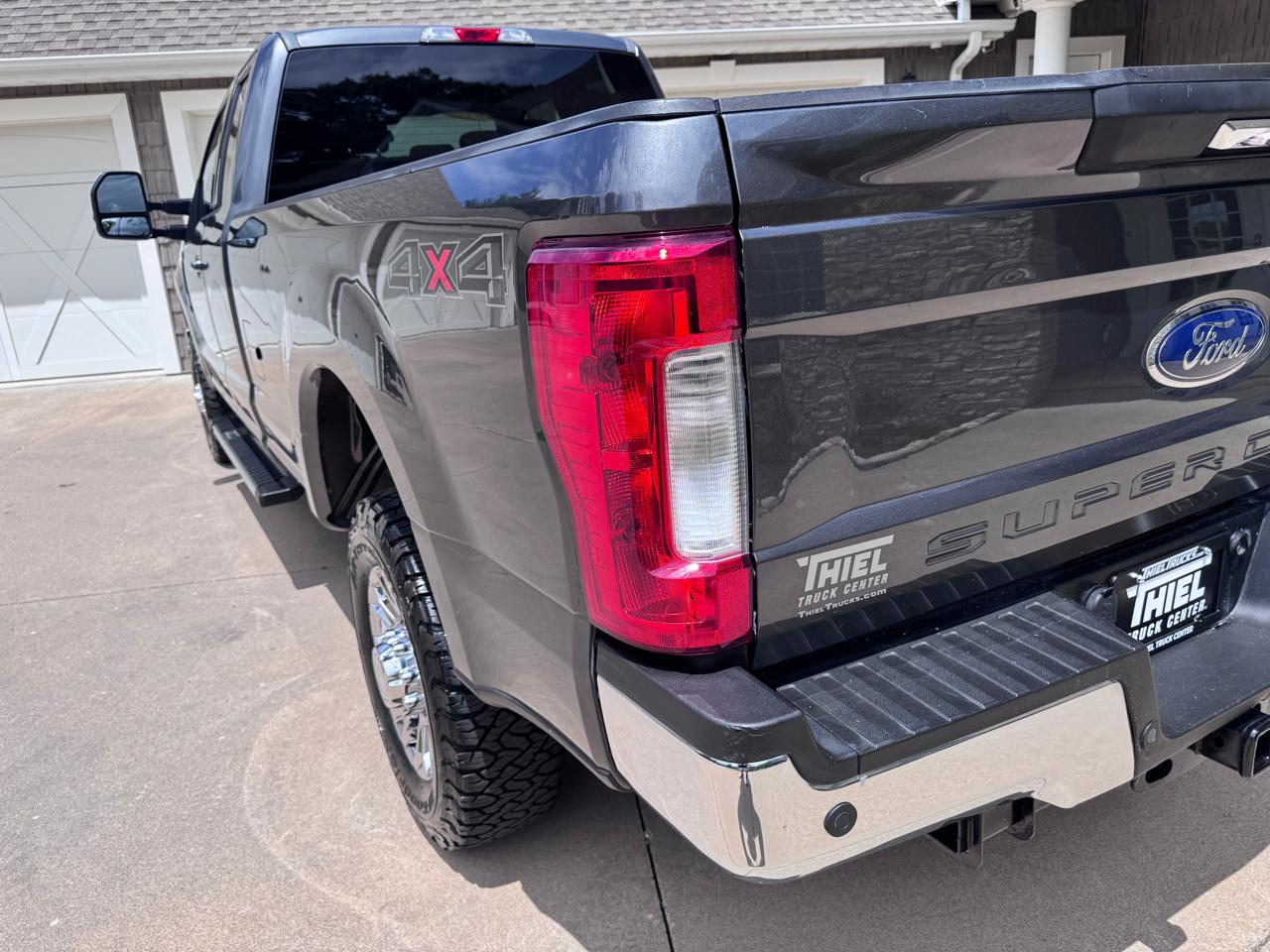 Ford Super Duty F-250 SRW XLT 4WD SuperCab 8' Box 2017