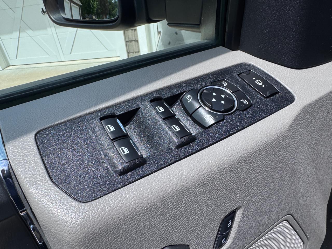 Ford Super Duty F-250 SRW XLT 4WD SuperCab 8' Box 2017