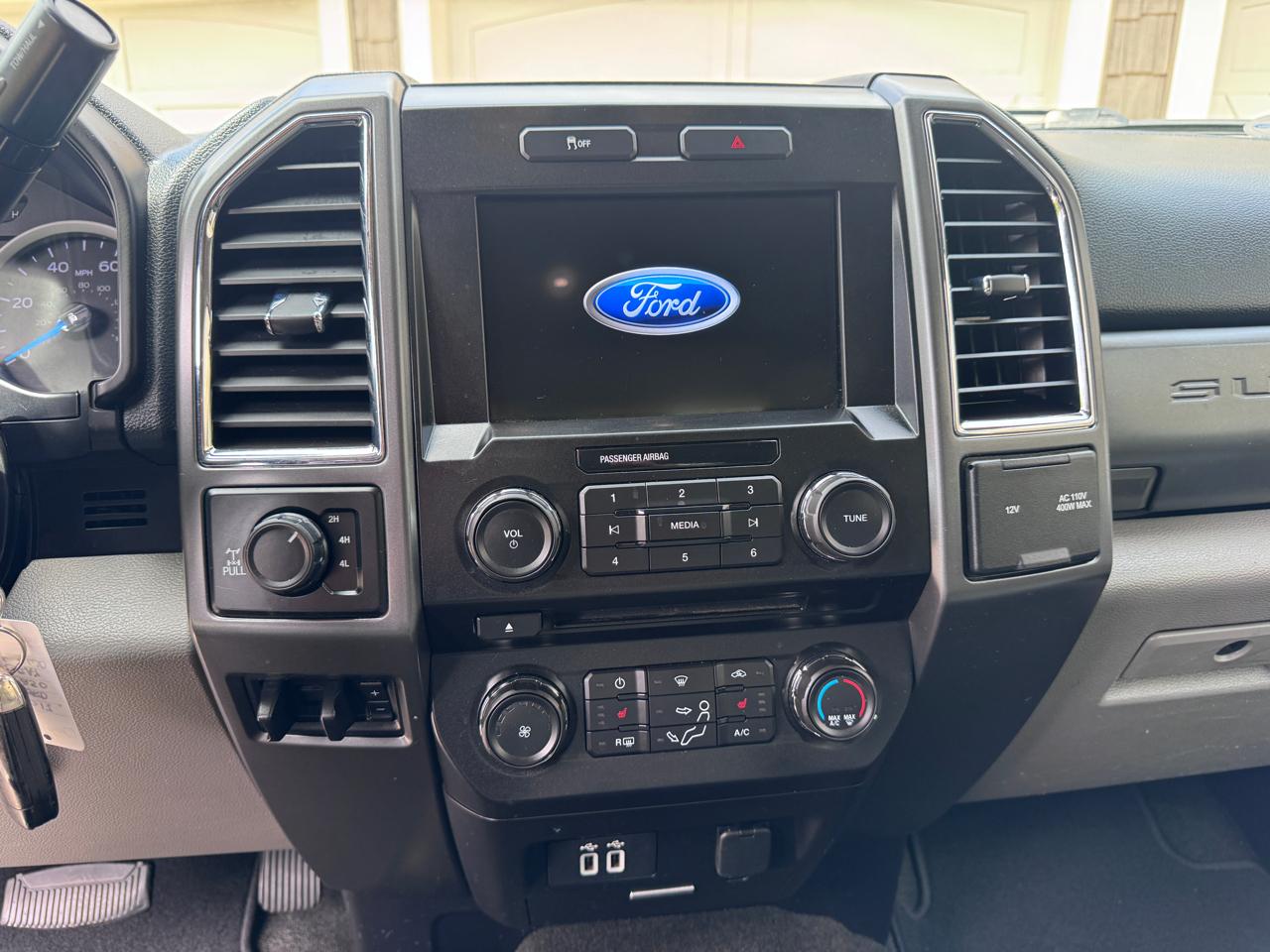 Ford Super Duty F-250 SRW XLT 4WD SuperCab 8' Box 2017