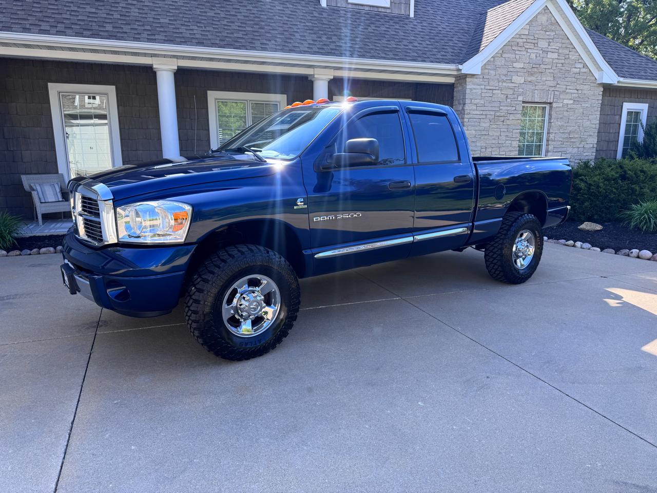 Dodge Ram 2500 4dr Quad Cab 140.5 4WD Laramie 2006