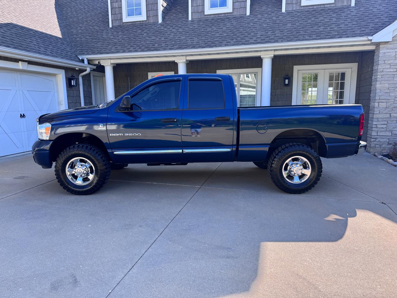 Dodge Ram 2500 4dr Quad Cab 140.5 4WD Laramie 2006