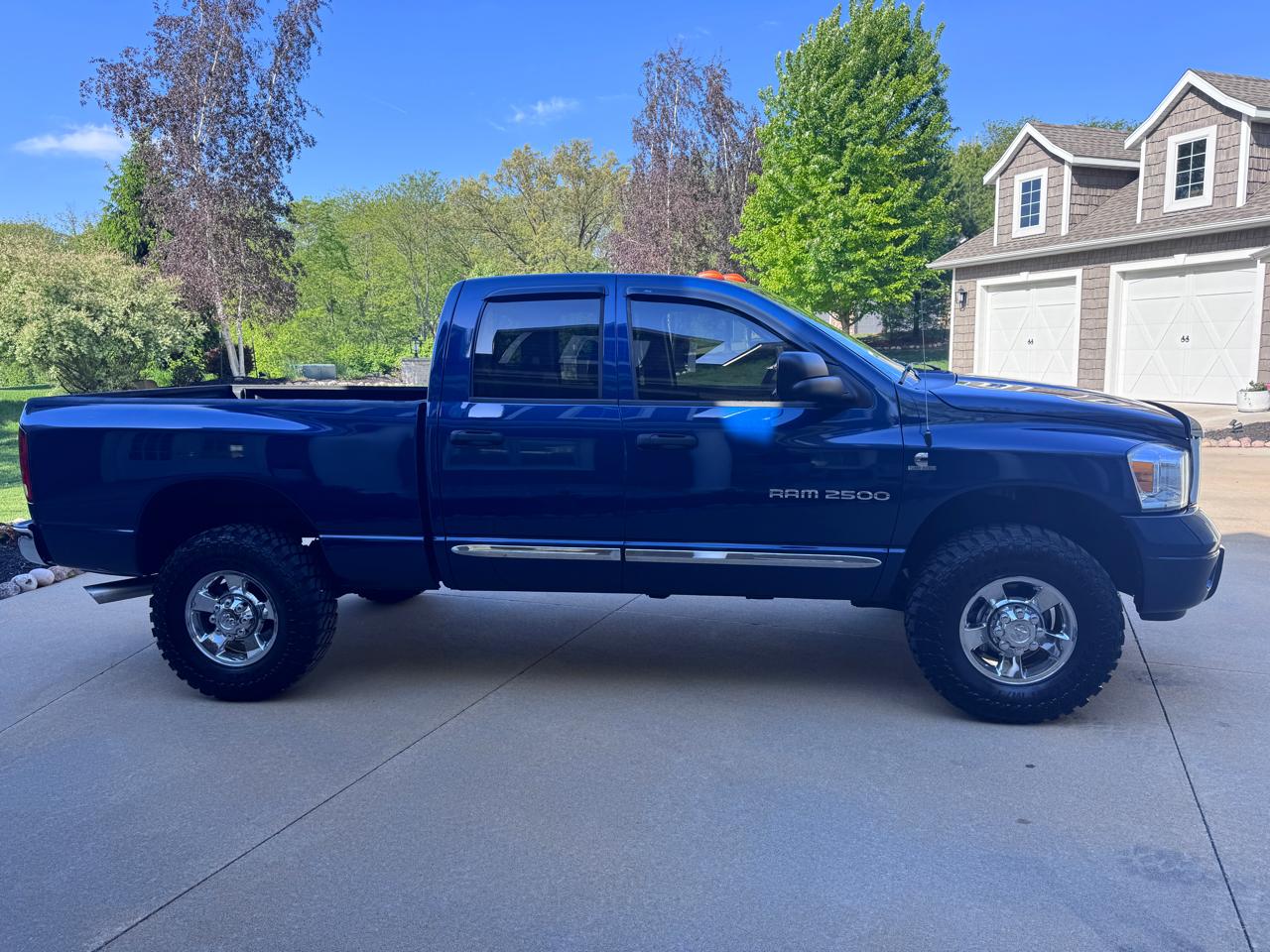 Dodge Ram 2500 4dr Quad Cab 140.5 4WD Laramie 2006