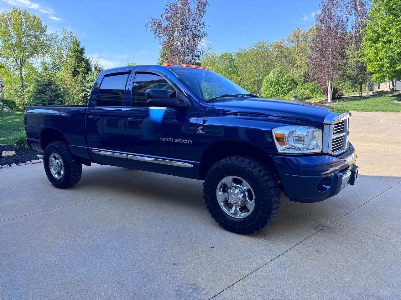 Dodge Ram 2500 4dr Quad Cab 140.5 4WD Laramie 2006