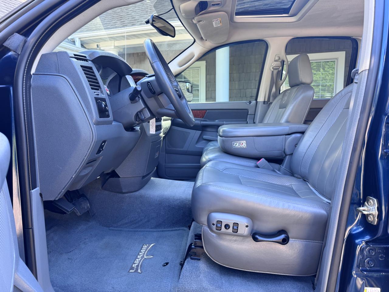 Dodge Ram 2500 4dr Quad Cab 140.5 4WD Laramie 2006