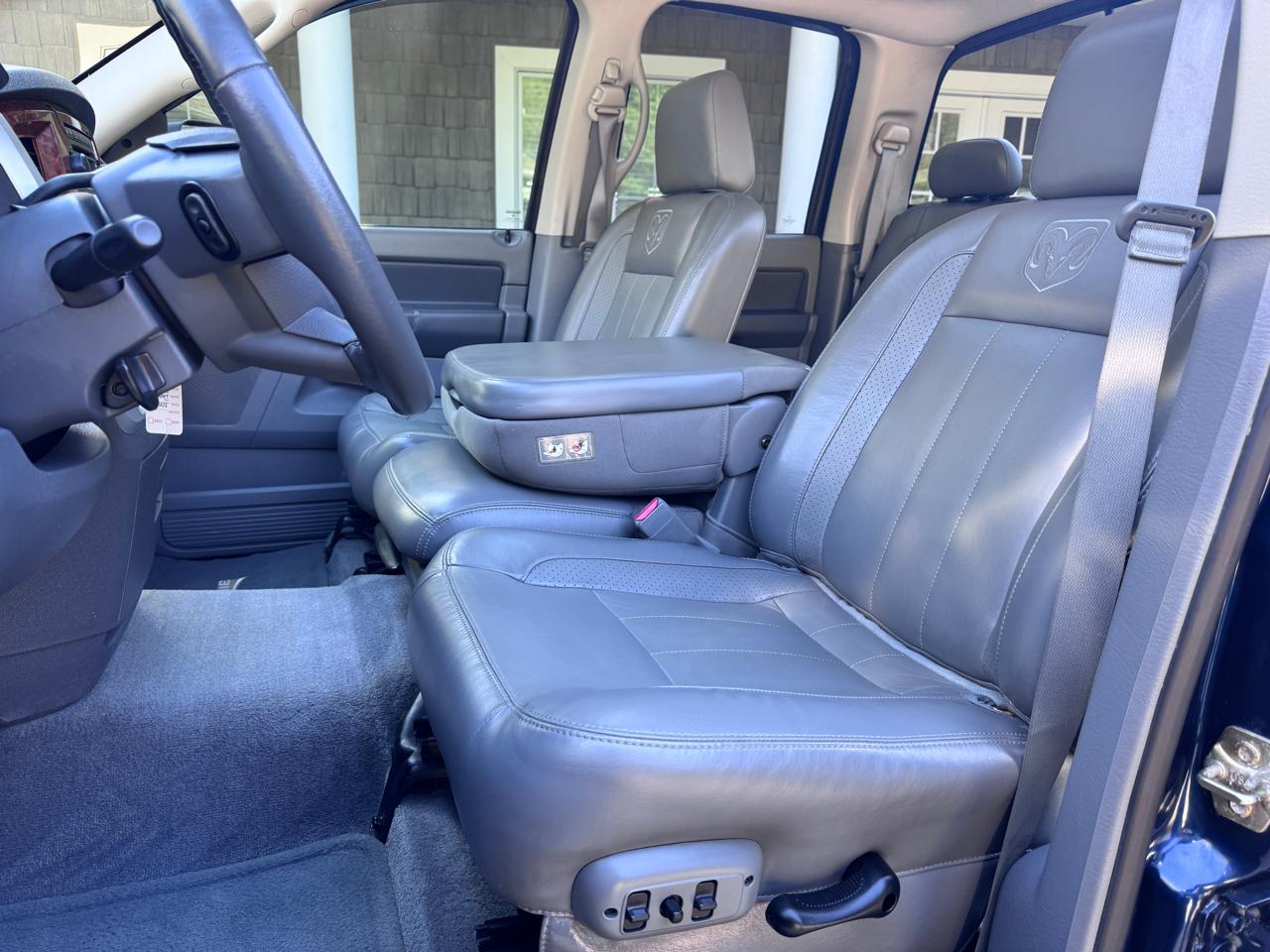 Dodge Ram 2500 4dr Quad Cab 140.5 4WD Laramie 2006