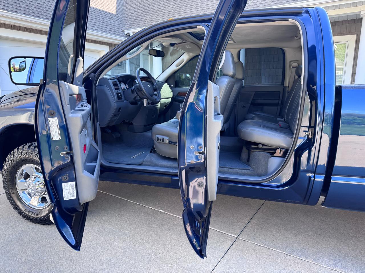 Dodge Ram 2500 4dr Quad Cab 140.5 4WD Laramie 2006