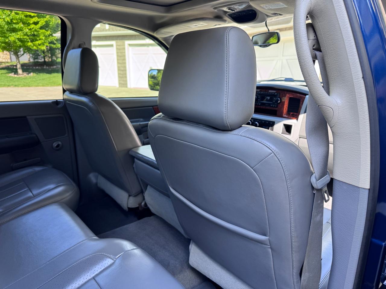 Dodge Ram 2500 4dr Quad Cab 140.5 4WD Laramie 2006