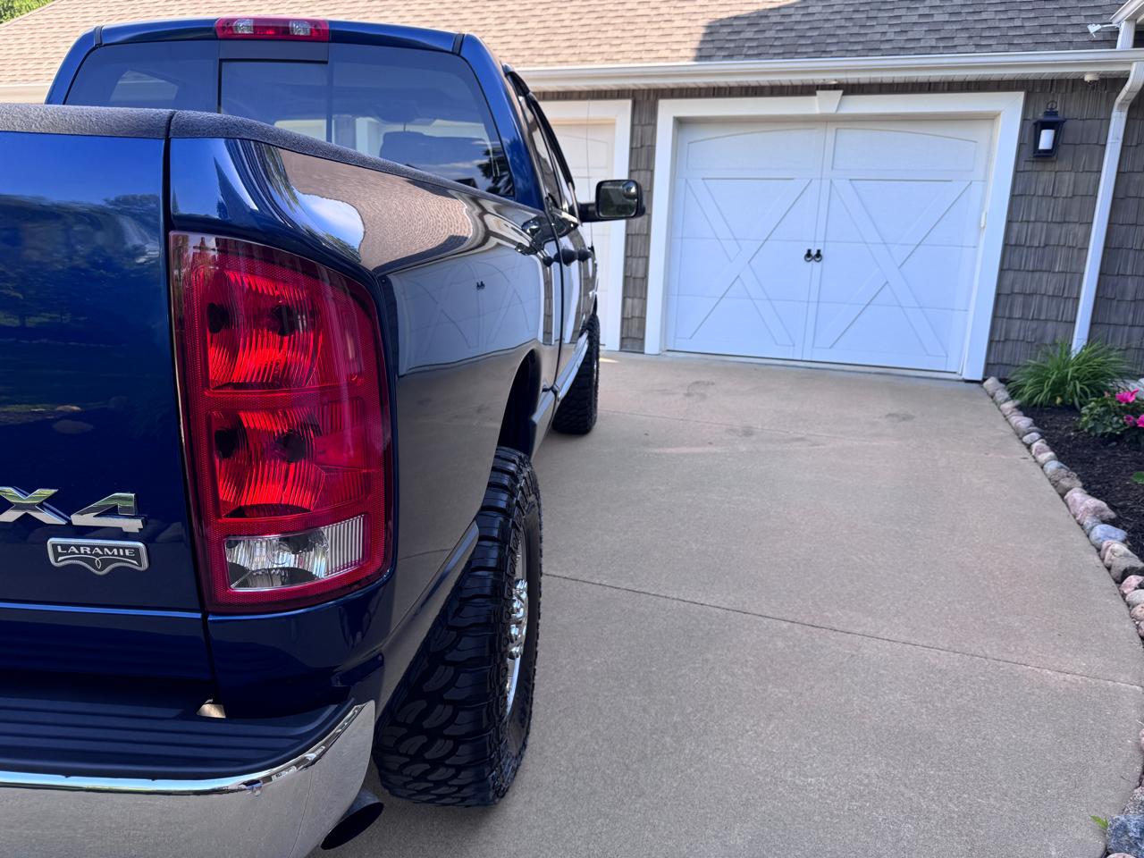 Dodge Ram 2500 4dr Quad Cab 140.5 4WD Laramie 2006