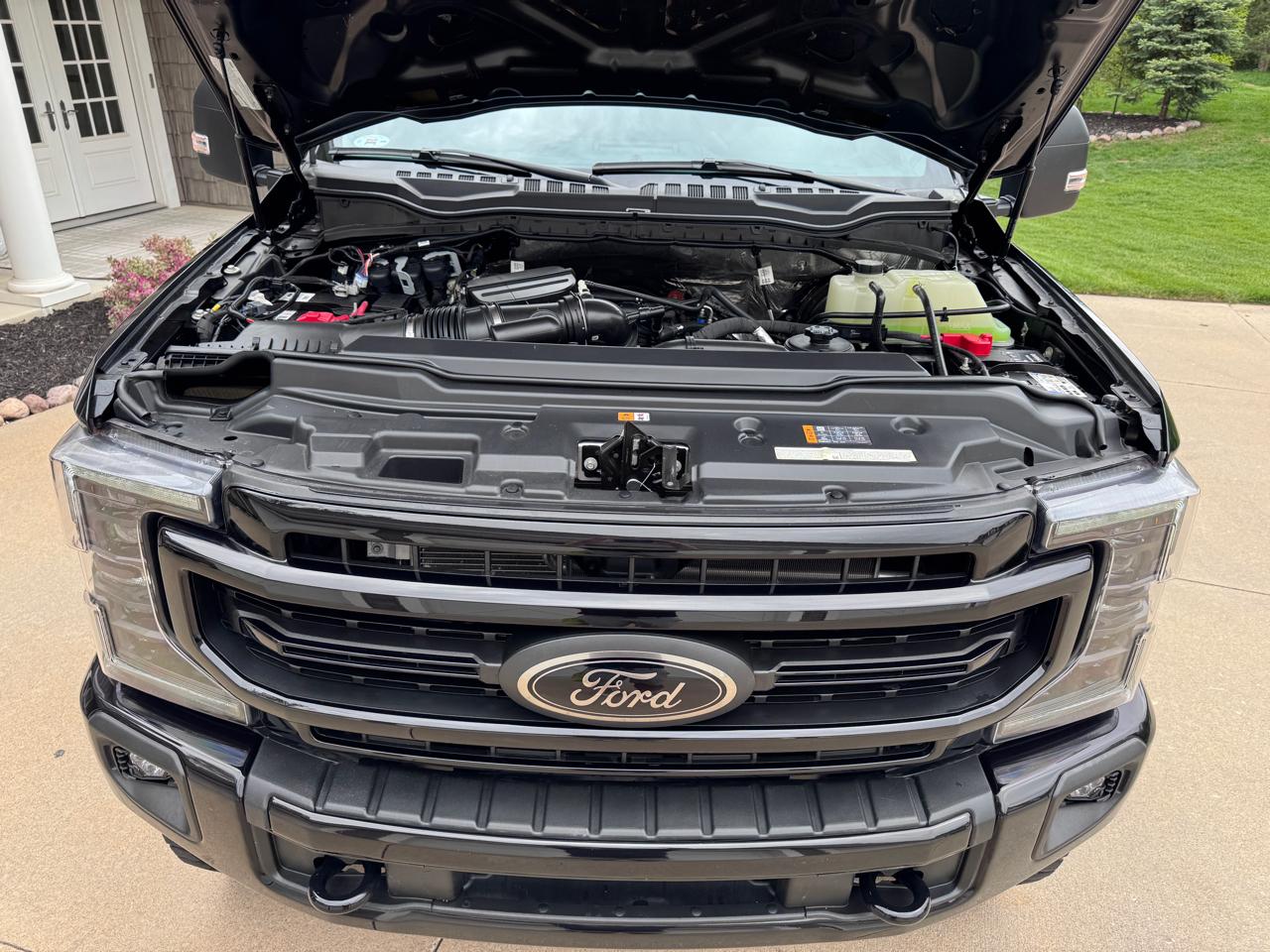 Ford Super Duty F-350 SRW XLT 4WD Reg Cab 145" WB 60" CA 2022