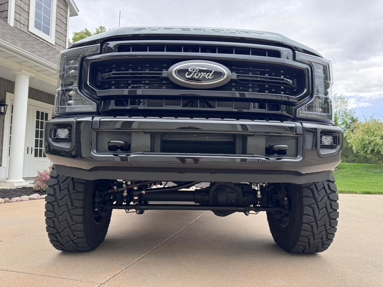 Ford Super Duty F-350 SRW XLT 4WD Reg Cab 145" WB 60" CA 2022