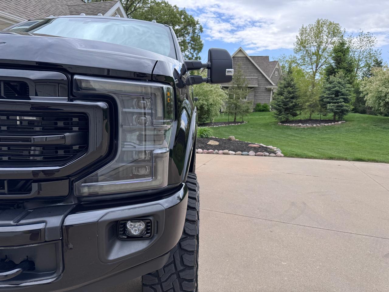 Ford Super Duty F-350 SRW XLT 4WD Reg Cab 145" WB 60" CA 2022