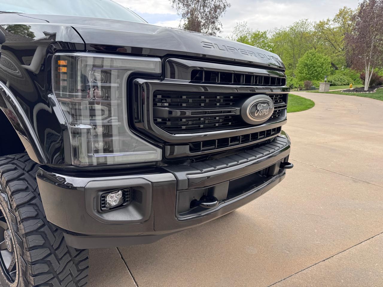 Ford Super Duty F-350 SRW XLT 4WD Reg Cab 145" WB 60" CA 2022