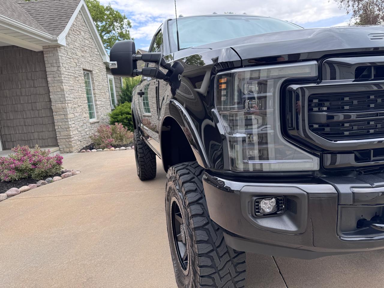 Ford Super Duty F-350 SRW XLT 4WD Reg Cab 145" WB 60" CA 2022