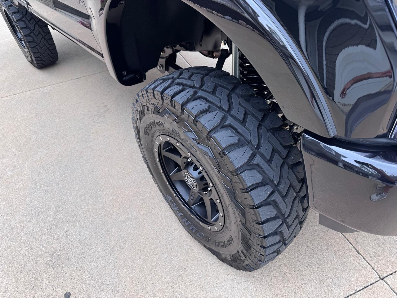 Ford Super Duty F-350 SRW XLT 4WD Reg Cab 145" WB 60" CA 2022