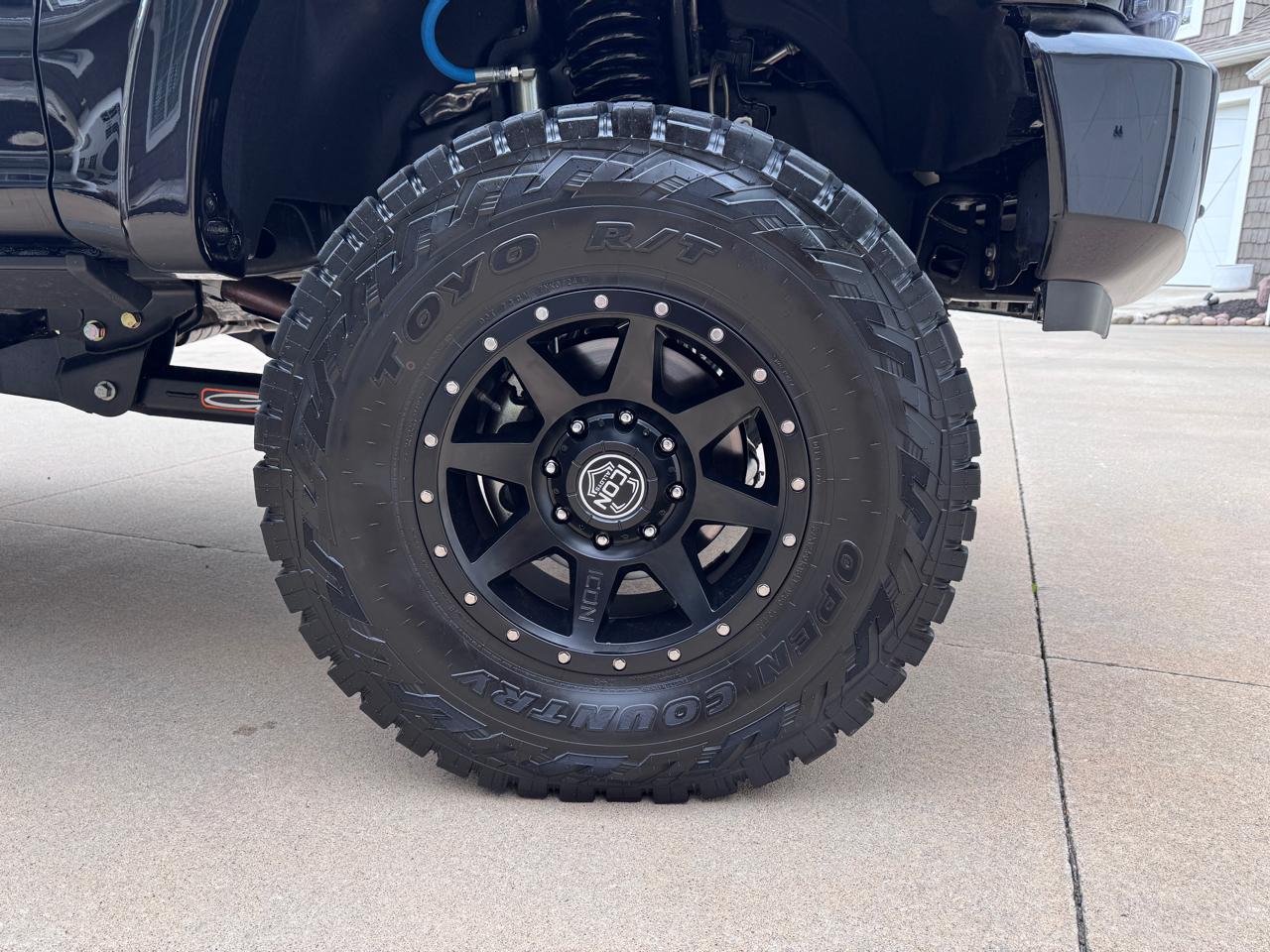 Ford Super Duty F-350 SRW XLT 4WD Reg Cab 145" WB 60" CA 2022