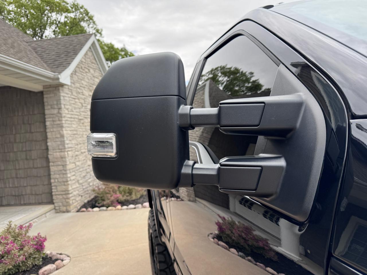 Ford Super Duty F-350 SRW XLT 4WD Reg Cab 145" WB 60" CA 2022