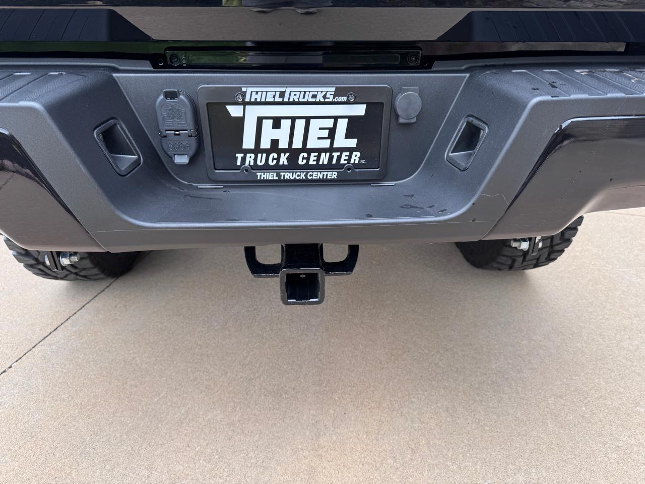 Ford Super Duty F-350 SRW XLT 4WD Reg Cab 145" WB 60" CA 2022