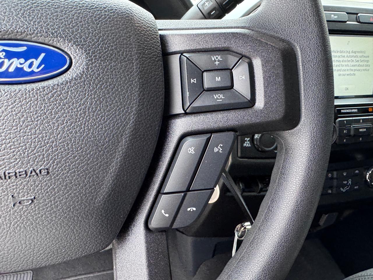 Ford Super Duty F-350 SRW XLT 4WD Reg Cab 145" WB 60" CA 2022