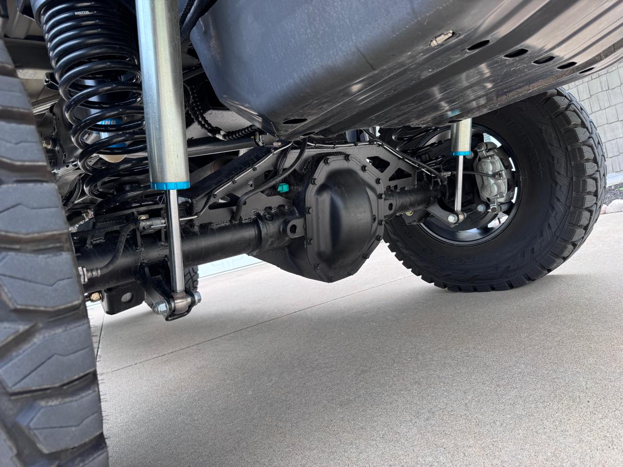 Ford Super Duty F-350 SRW XLT 4WD Reg Cab 145" WB 60" CA 2022