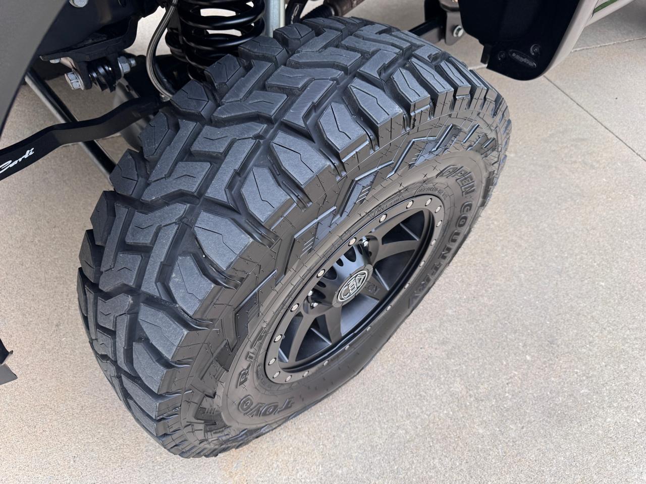 Ford Super Duty F-350 SRW XLT 4WD Reg Cab 145" WB 60" CA 2022