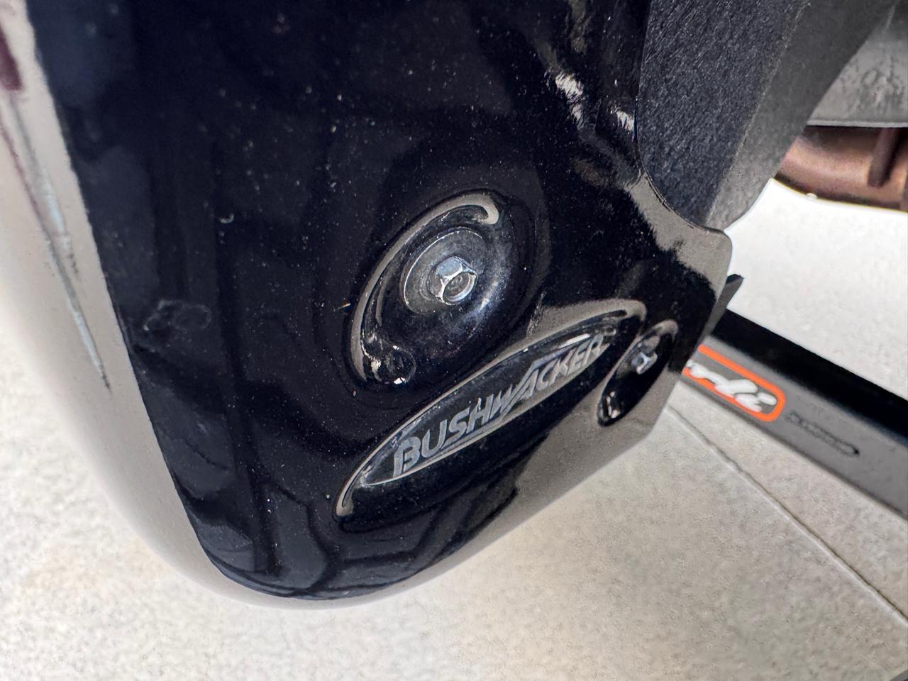 Ford Super Duty F-350 SRW XLT 4WD Reg Cab 145" WB 60" CA 2022