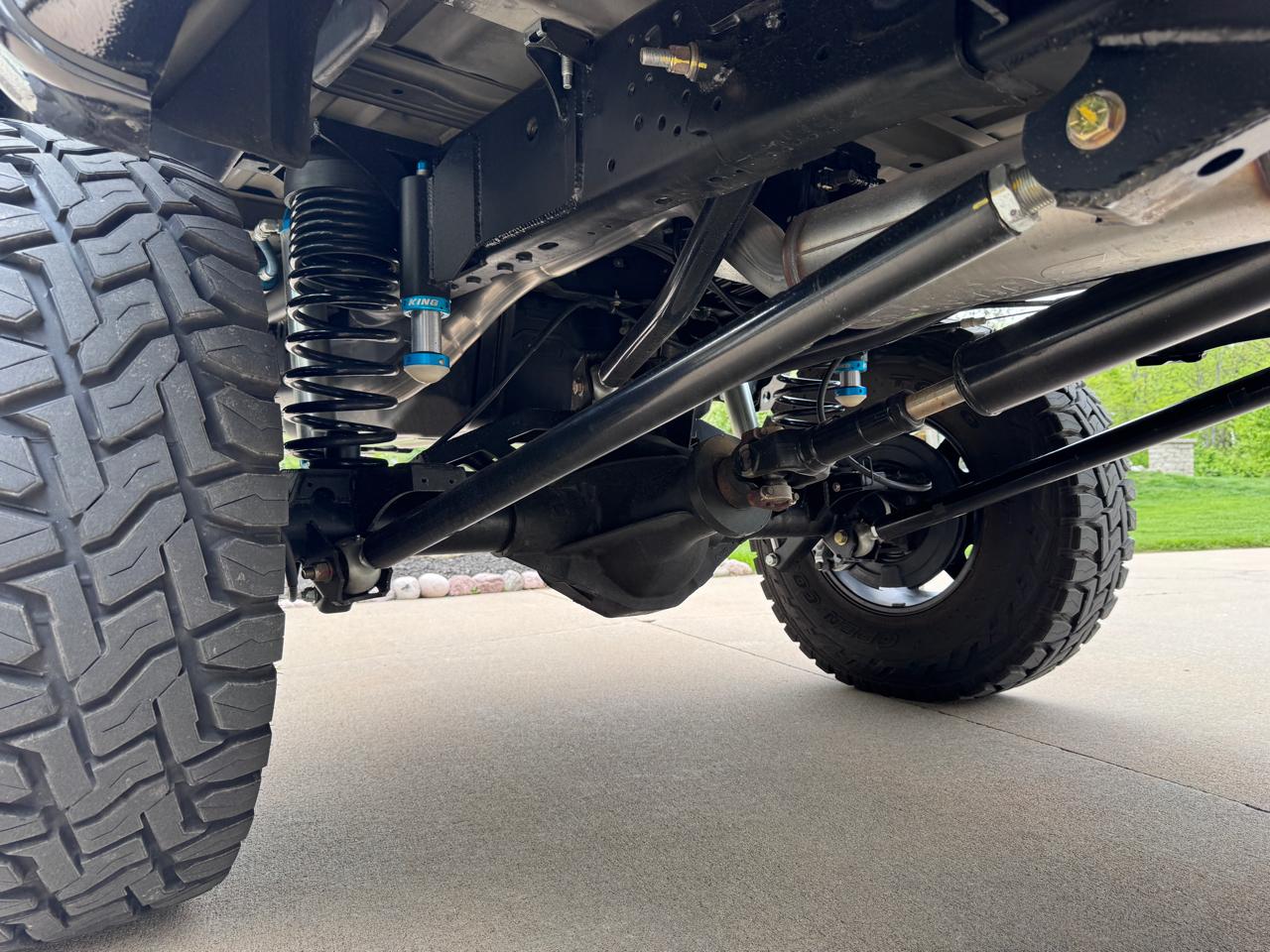 Ford Super Duty F-350 SRW XLT 4WD Reg Cab 145" WB 60" CA 2022