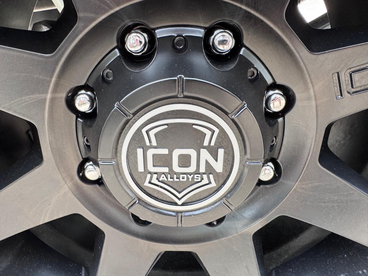 Ford Super Duty F-350 SRW XLT 4WD Reg Cab 145" WB 60" CA 2022