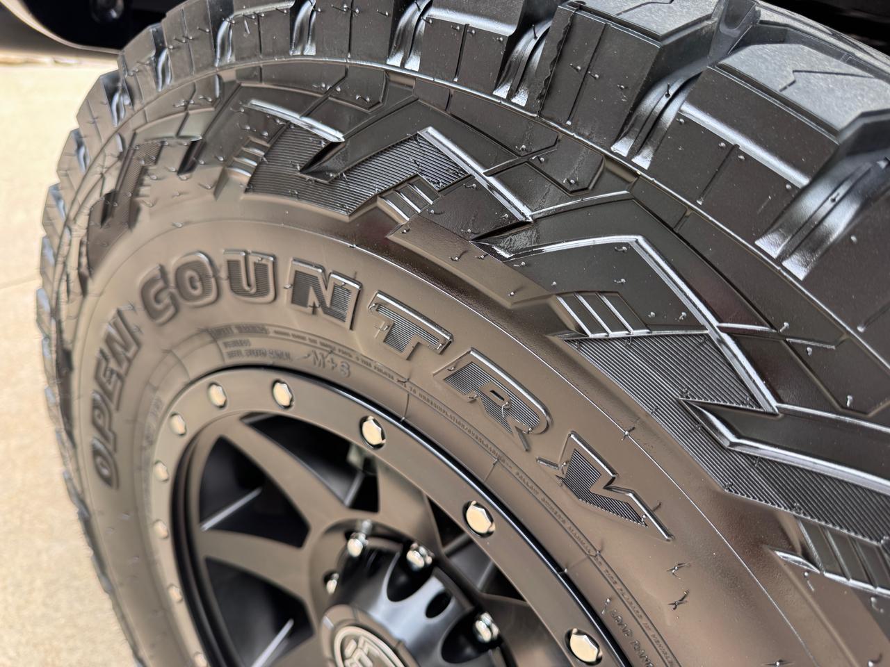 Ford Super Duty F-350 SRW XLT 4WD Reg Cab 145" WB 60" CA 2022