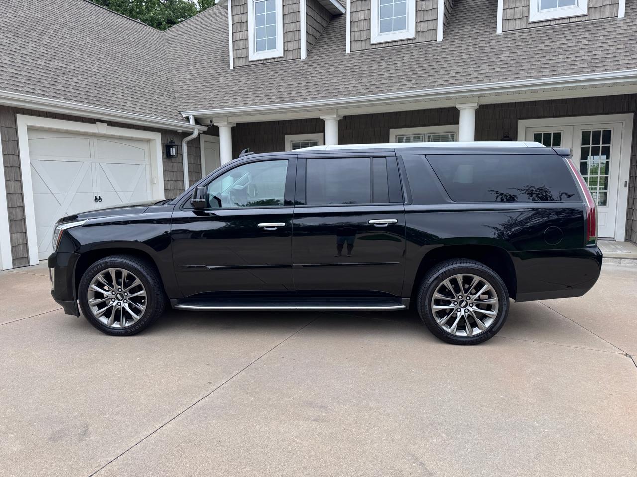 Cadillac Escalade ESV 4WD 4dr Luxury 2019