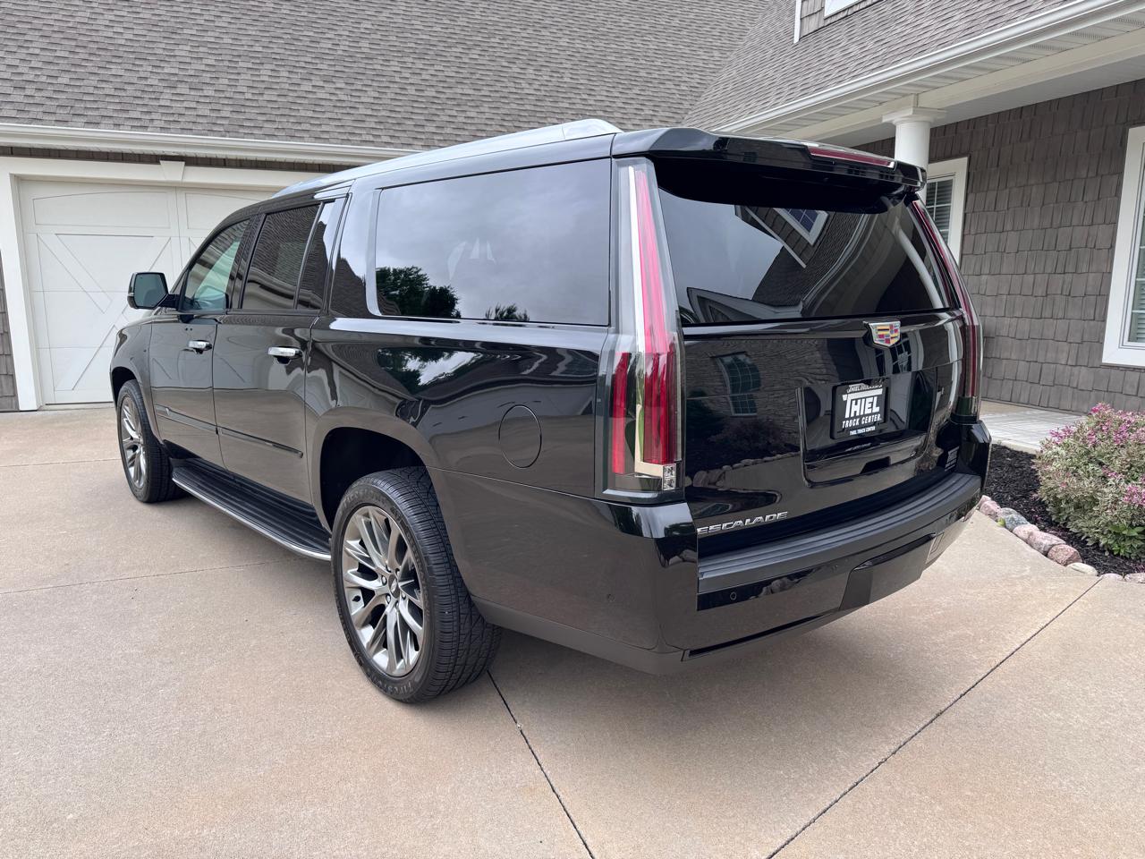 Cadillac Escalade ESV 4WD 4dr Luxury 2019