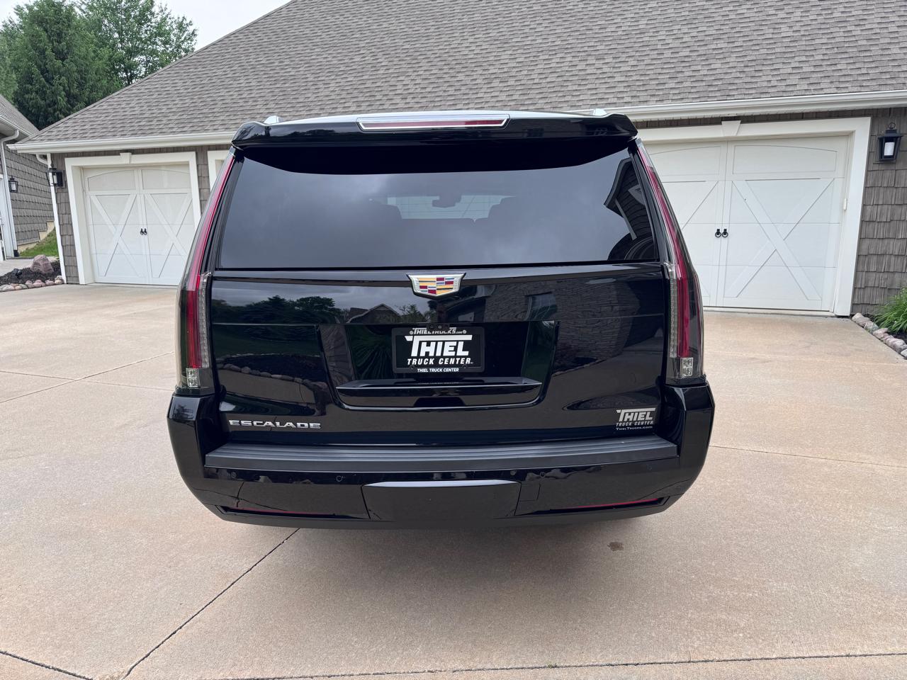 Cadillac Escalade ESV 4WD 4dr Luxury 2019