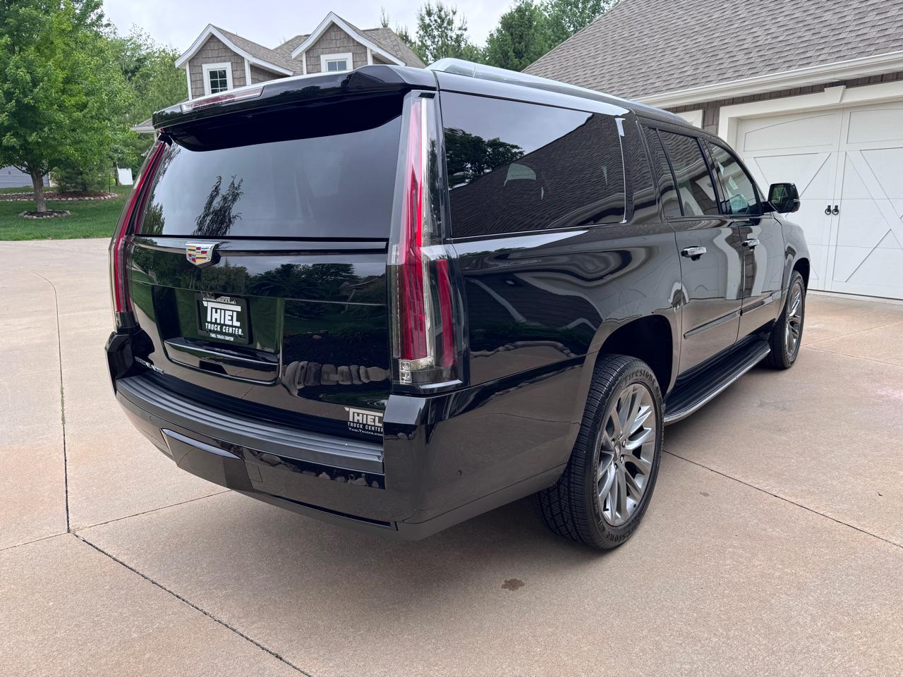 Cadillac Escalade ESV 4WD 4dr Luxury 2019