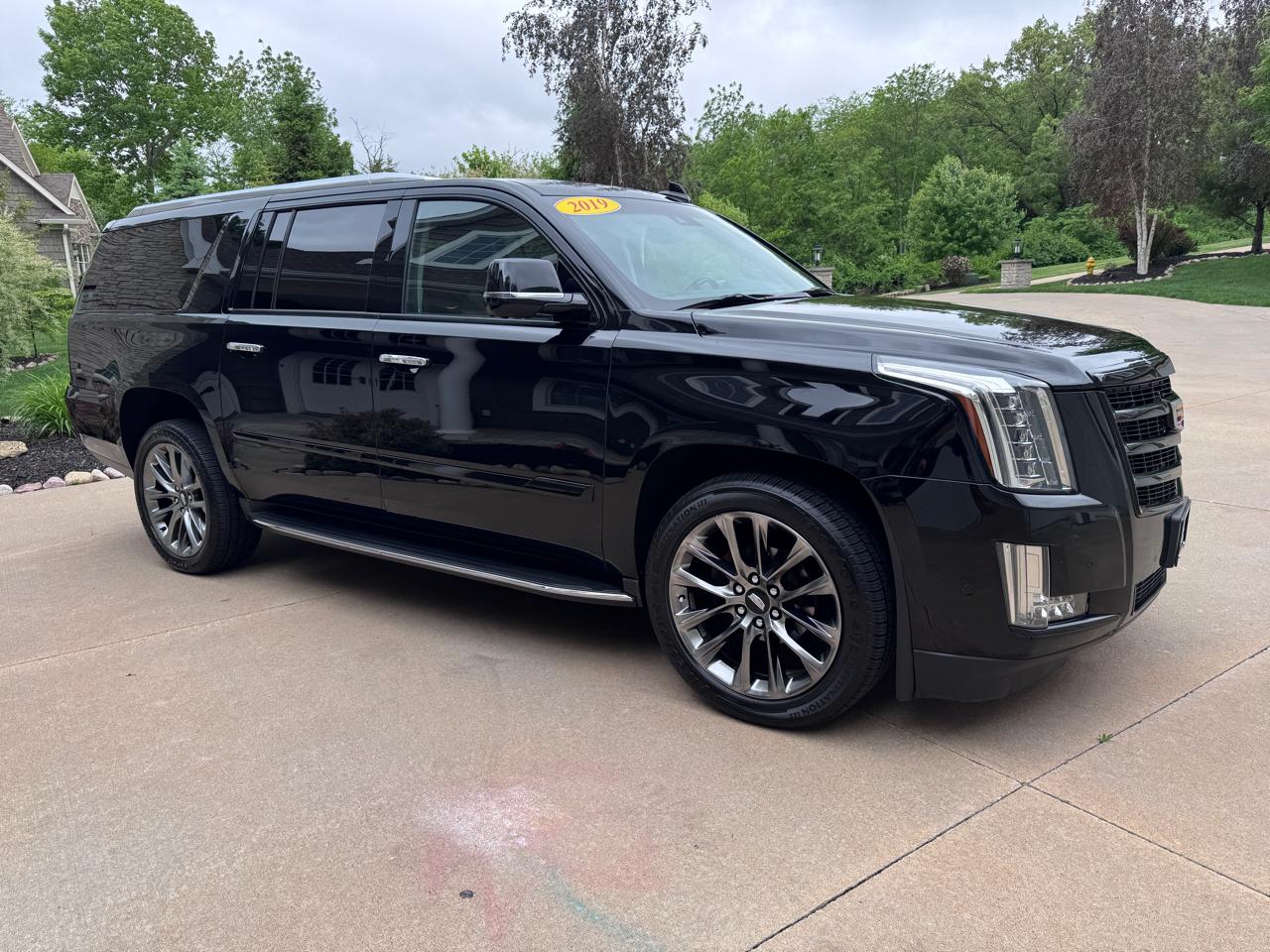 Cadillac Escalade ESV 4WD 4dr Luxury 2019