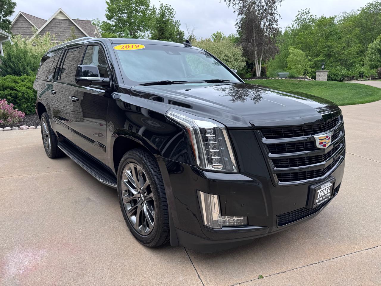 Cadillac Escalade ESV 4WD 4dr Luxury 2019