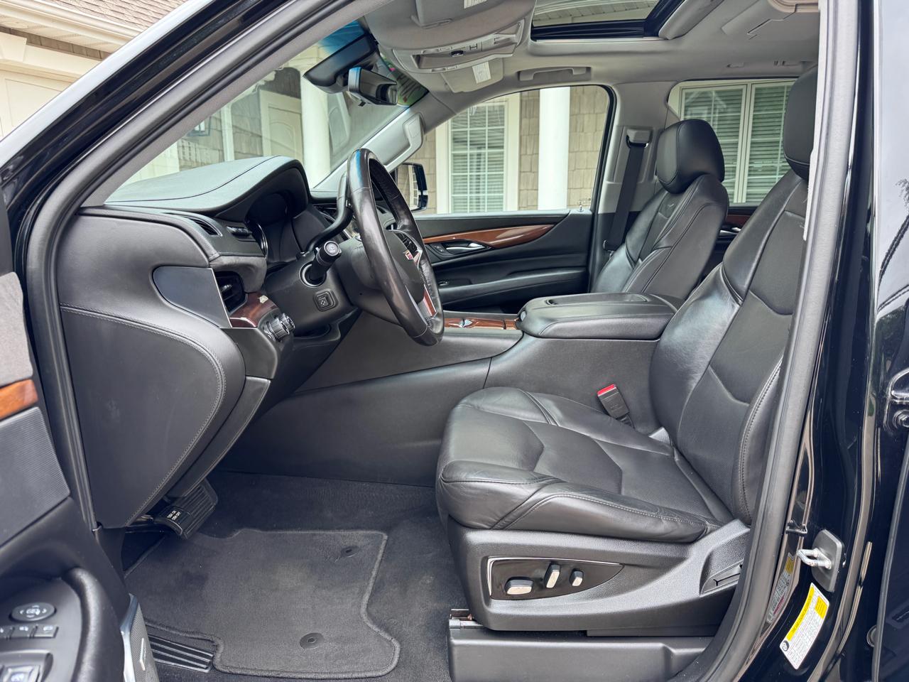 Cadillac Escalade ESV 4WD 4dr Luxury 2019
